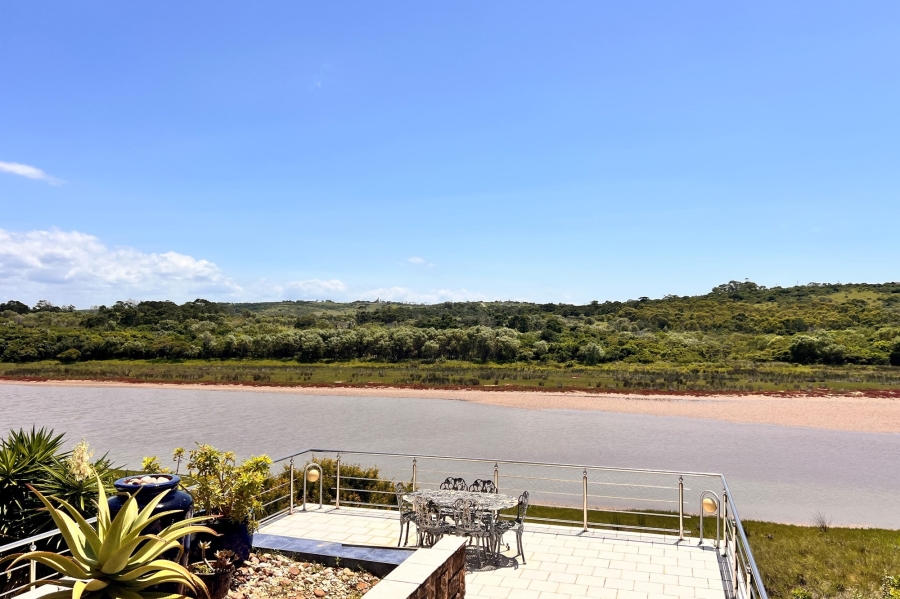 5 Bedroom Property for Sale in East London Rural Eastern Cape